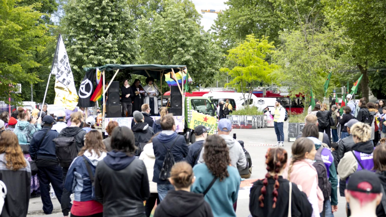 1000 personnes à Berne pour la sécurité des personnes queer