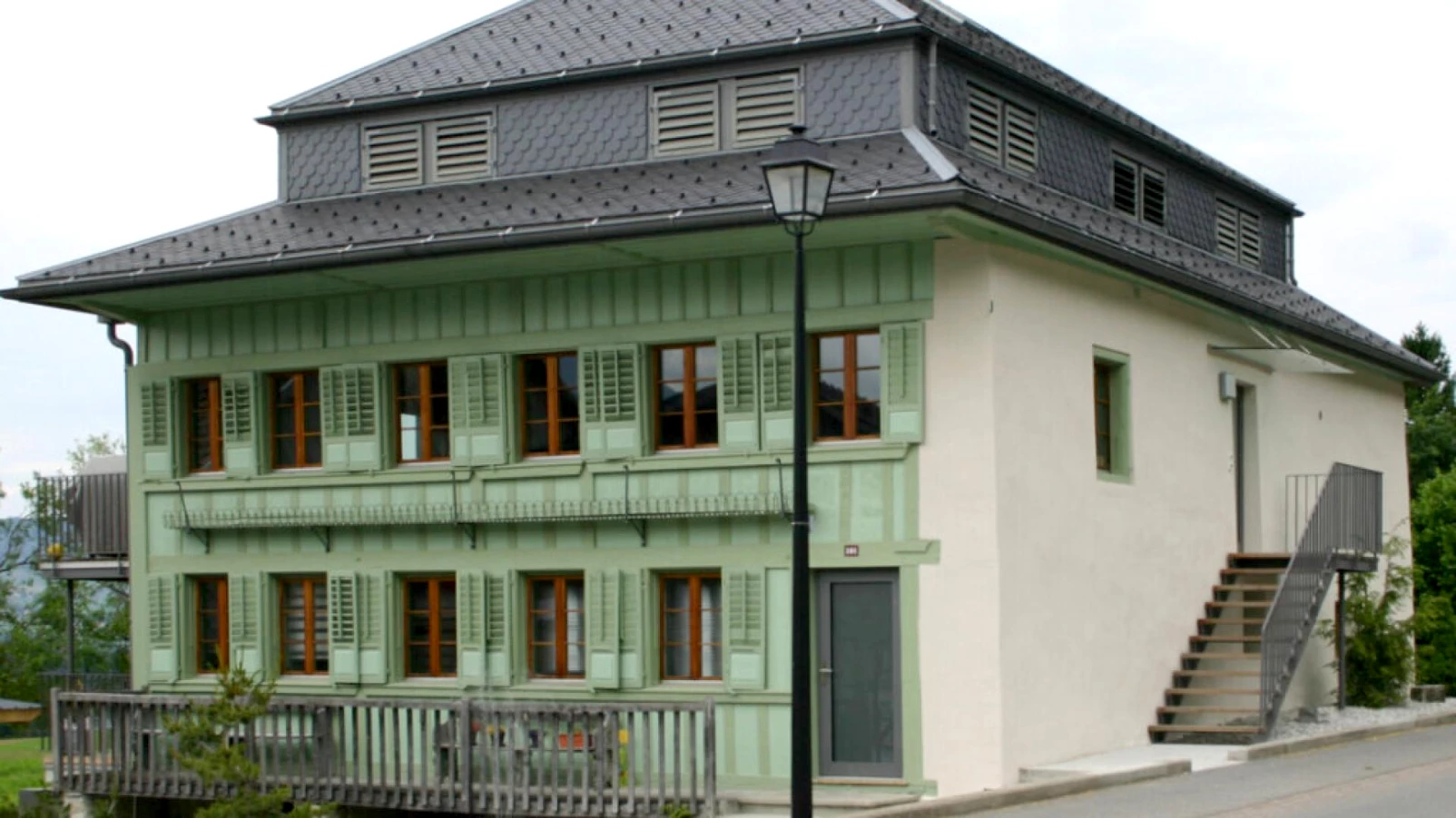 Le Clou rouge de Patrimoine Suisse s’arrête à Botterens (FR)