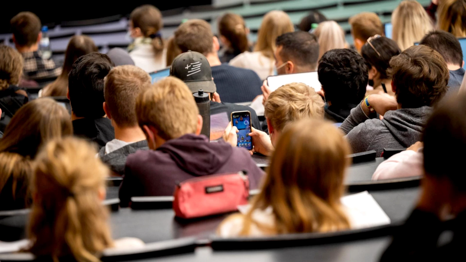 Vaud renforce son soutien financier aux étudiants et apprentis