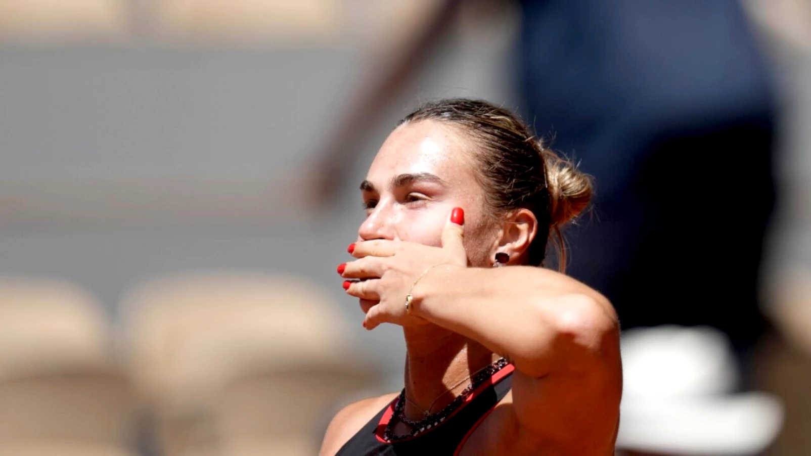 Sabalenka remporte son entrée en lice à Roland-Garros (6-4, 6-2)