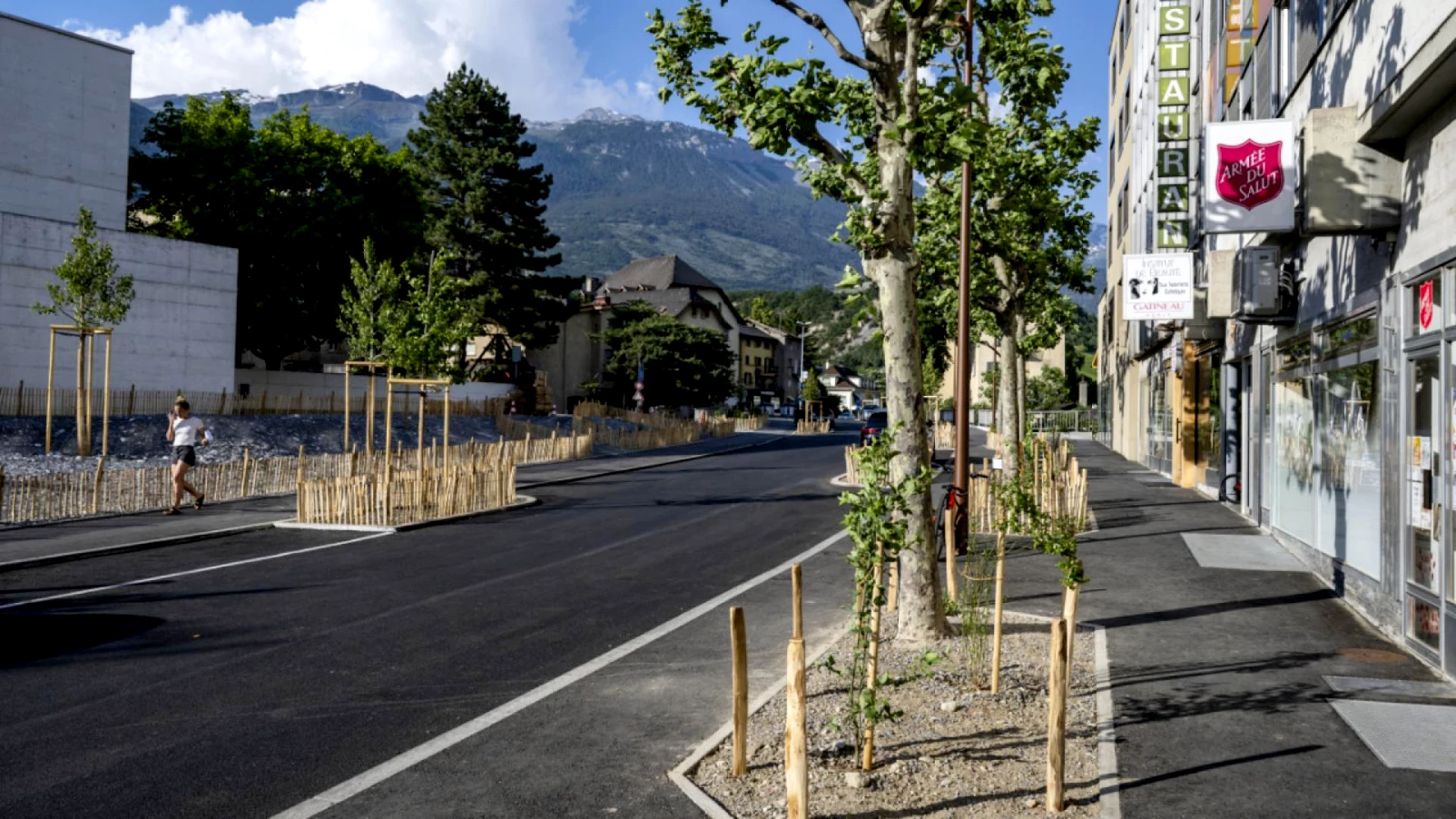 Sierre inaugure l'avenue Max Huber : réaménagement végétalisé