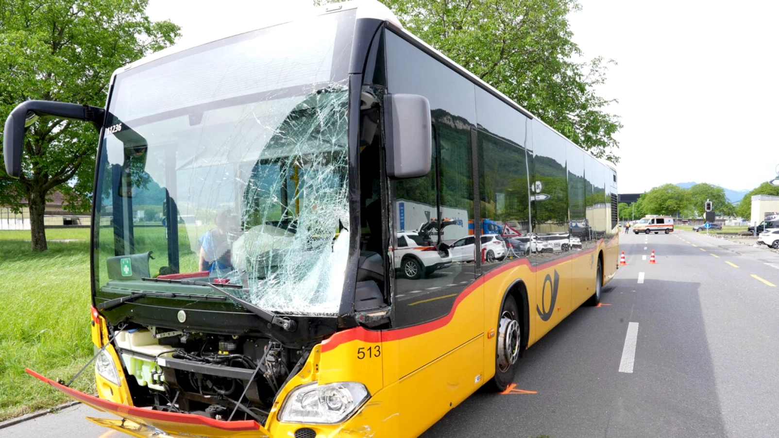 Collision vélo-car postal à Nidwald : nonagénaire de 90 ans tué