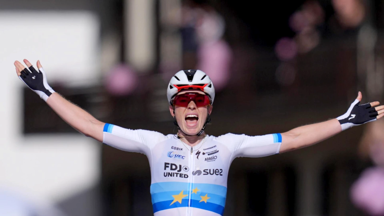 Reusser perd du terrain au Giro féminin lors de l'étape de montagne