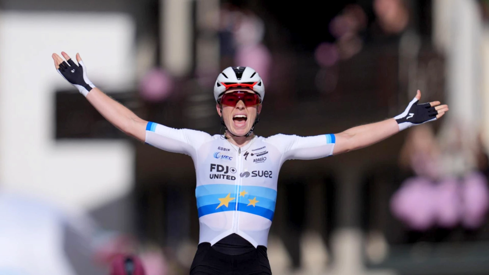 Demi Vollering renverse la donne et remporte le Giro d'Italia