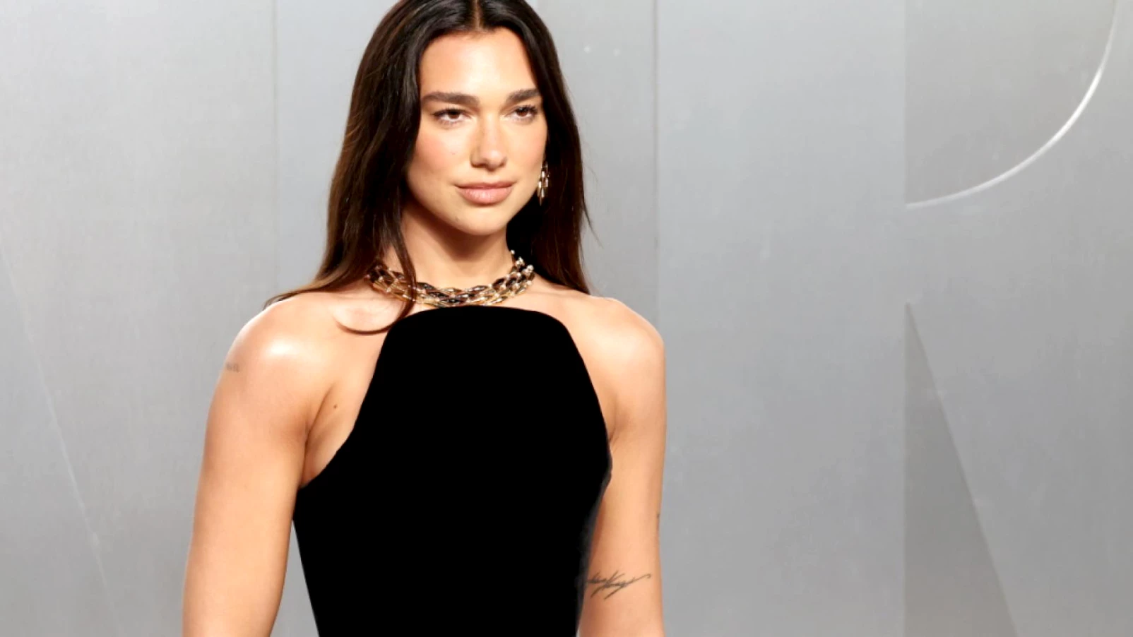 Talay Riley, auteur pour Dua Lipa, tué à l'arme blanche à Londres