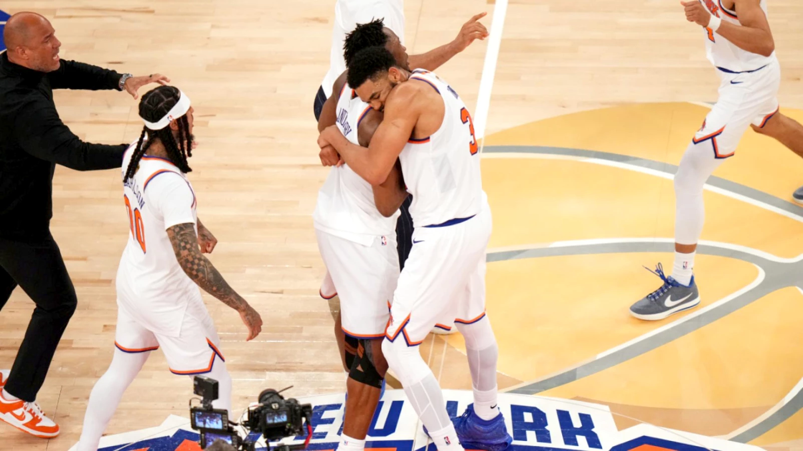 Remontada folle des Knicks, ils mènent 3-1 en finale NBA