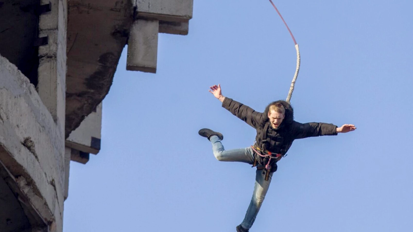 Brésil : jeune femme de 21 ans meurt après un saut dans le vide