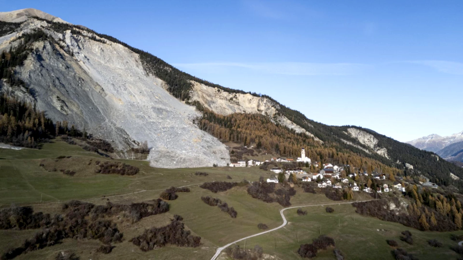 Alerte rouge à Brienz : nouveaux risques majeurs d'éboulement
