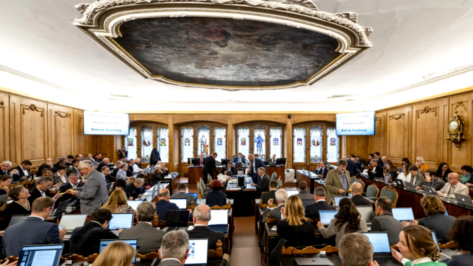 Accès amélioré aux bourses d'études à Fribourg après révision légale