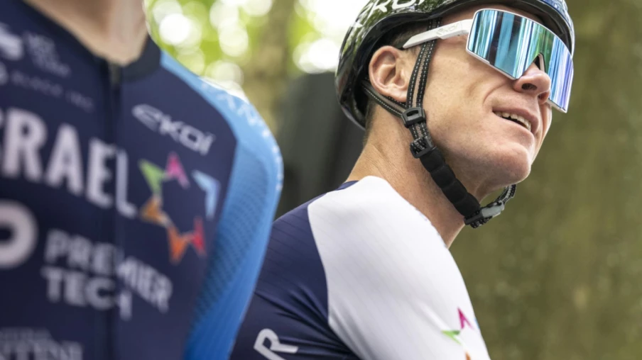 Chris Froome hospitalisé après une grave chute à l'entraînement