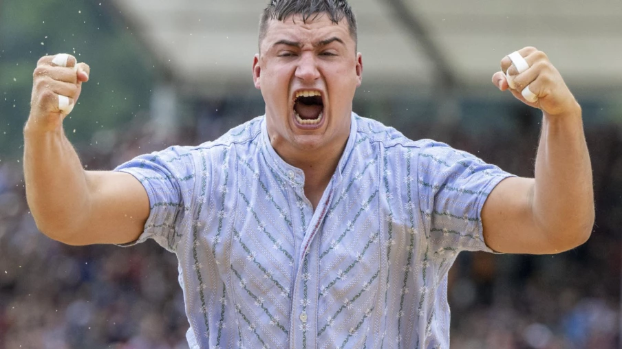 Fête fédérale à Mollis: Werner Schlegel leader à mi-parcours