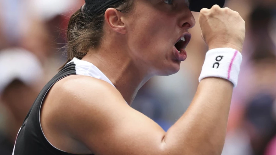 Iga Swiatek rassure à l'US Open, Auger-Aliassime en quarts