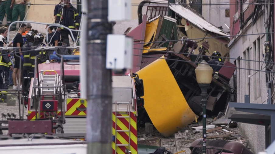 Déraillement d'un funiculaire à Lisbonne : au moins 15 morts
