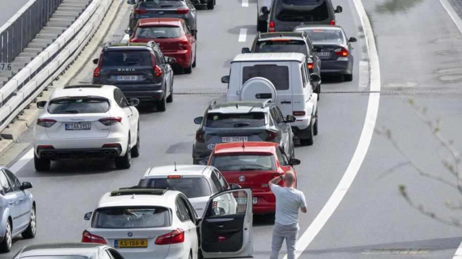 Le Conseil fédéral rejette la taxe de transit routier en Suisse