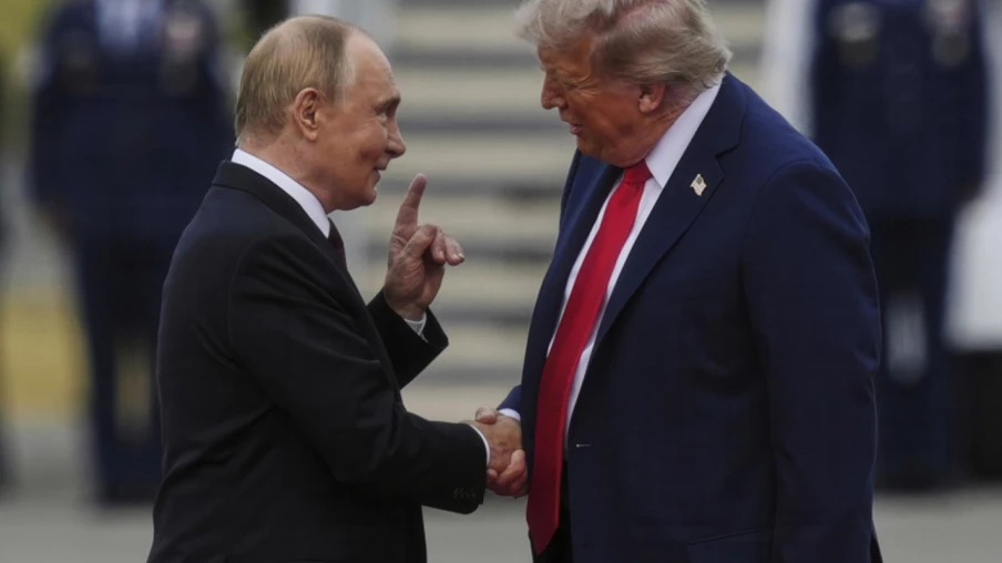 Ukraine : Trump dit qu'il parlera bientôt à Poutine après Zelensky