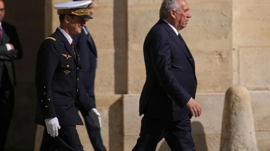 François Bayrou démissionne à l'Élysée, Sébastien Lecornu pressenti