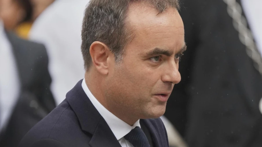 Premier déplacement: Lecornu annonce 5 000 maisons France Santé en 2027