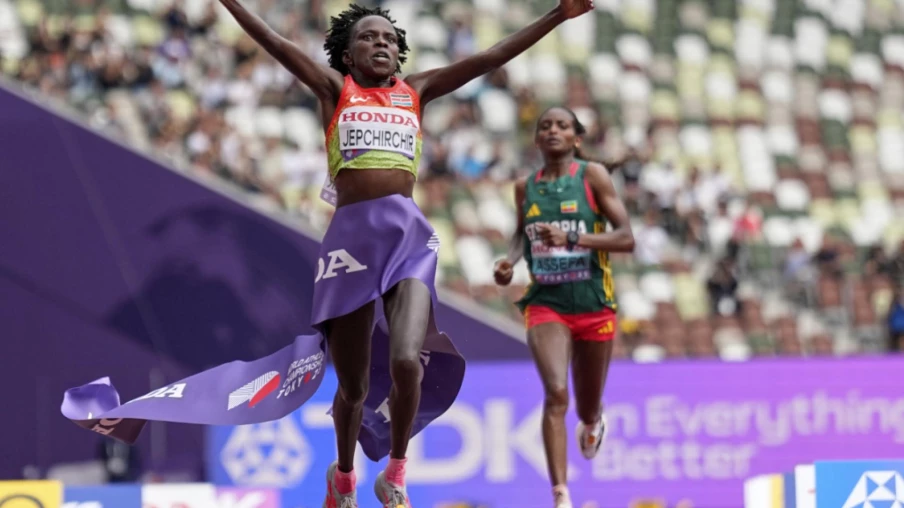 Peres Jepchirchir devance Tigst Assefa et gagne le marathon de Tokyo