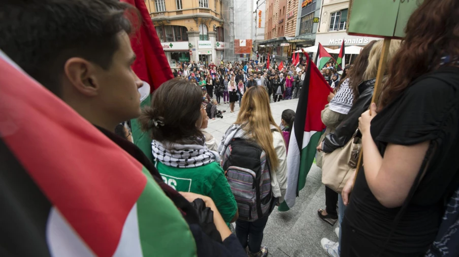 Lausanne : marche silencieuse pro-israélienne et contre-manifestation