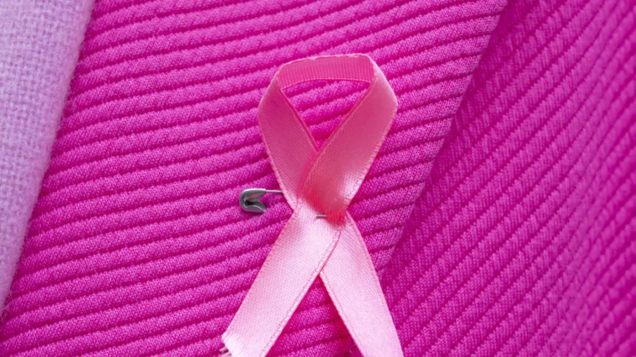 Octobre rose : cancer du sein chez les femmes jeunes en Suisse