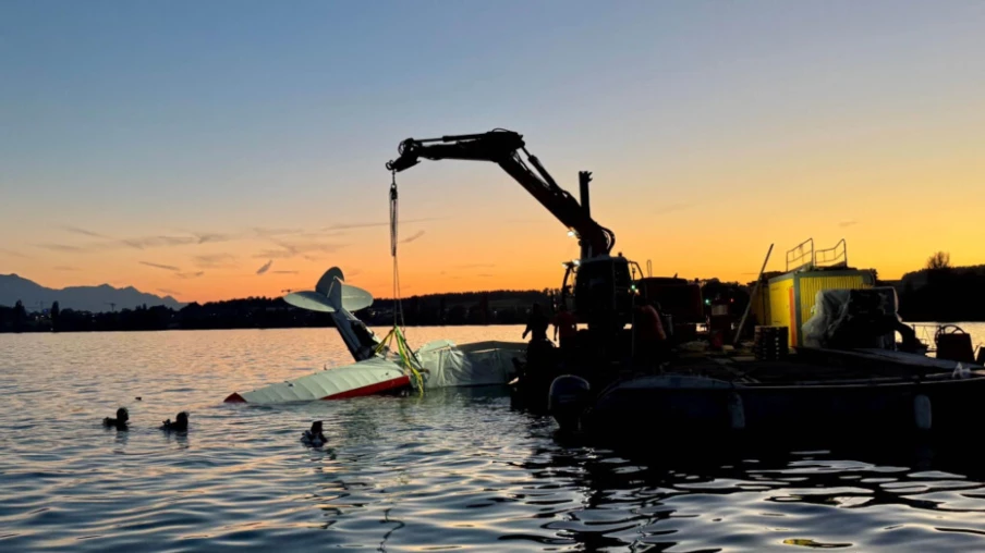 Hydravion écrasé dans le lac de Zoug: l'épave repêchée