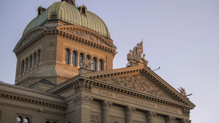 Jeunes PLR: initiative pour lier dépenses fédérales au salaire médian