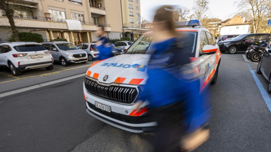 Trois interpellés à Genève pour arnaque par SMS aux fausses amendes