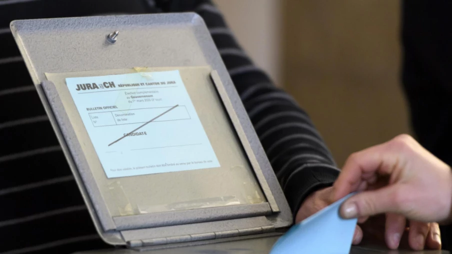 Courroux-Courcelon (JU) : bulletins de vote avec listes en double