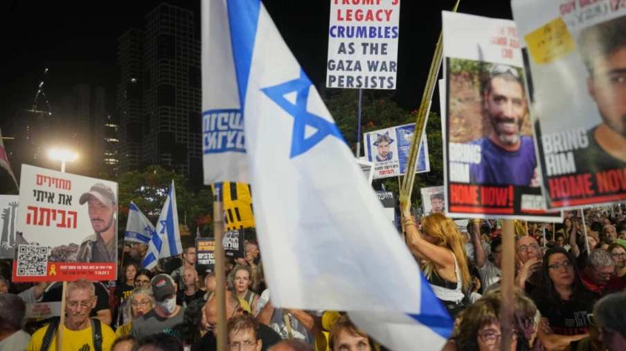 À Tel-Aviv, des milliers manifestent pour la libération des otages