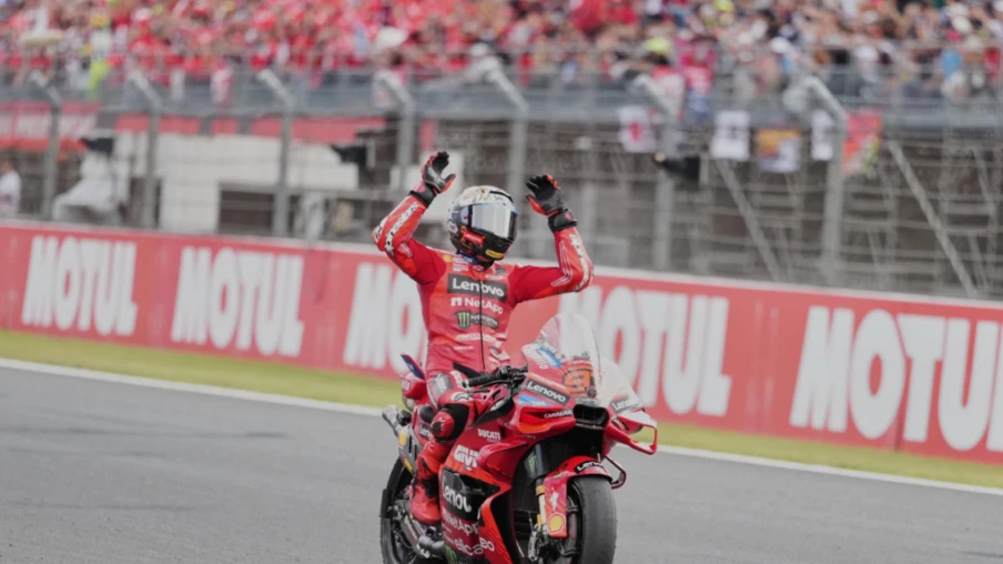 Marc Márquez égale Valentino Rossi avec son 7e titre en MotoGP