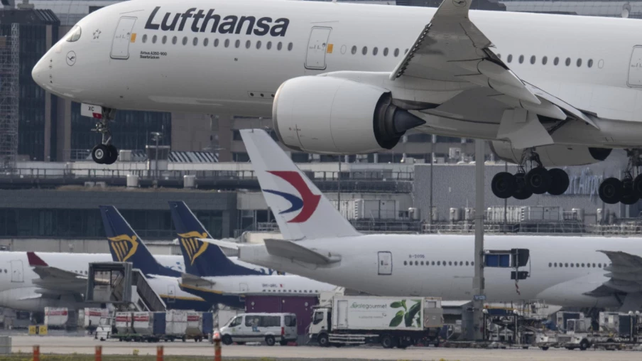 Lufthansa : réduction de 4 000 postes d'ici 2030 en Allemagne