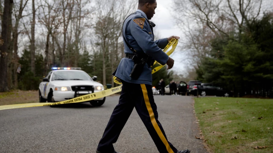 Une jeune américaine séquestrée dans une cage pour chien