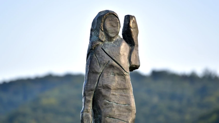 La statue de Melania Trump disparaît mystérieusement en Slovénie