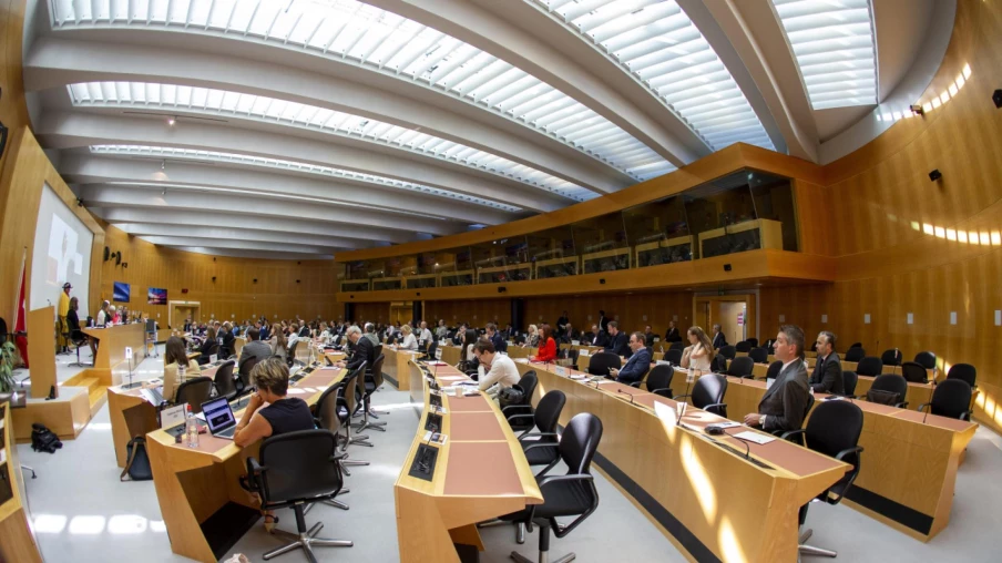 Le conseil municipal de Genève renonce à une hausse de 25% des jetons