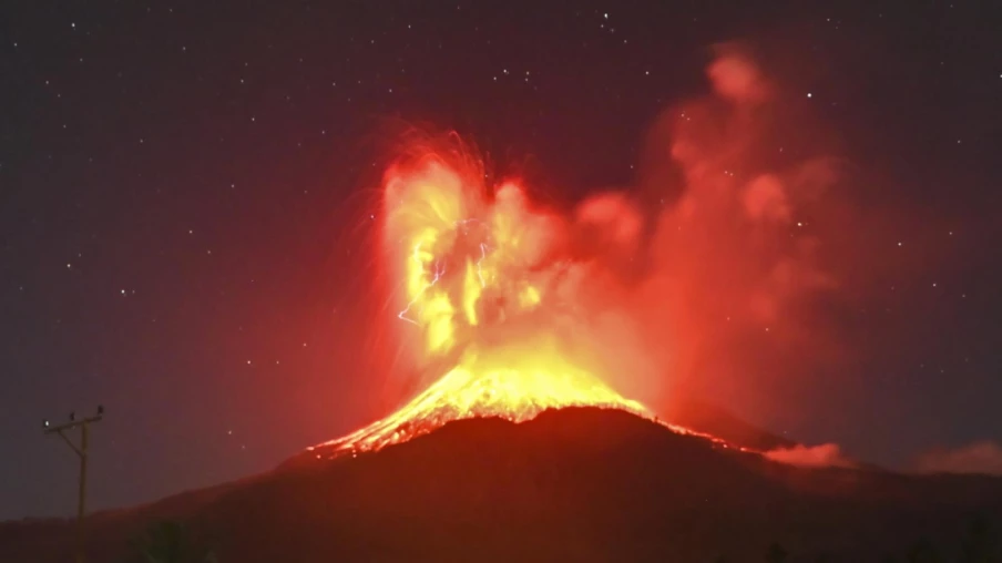 Indonésie : éruption du Lewotobi Laki-Laki (Florès), alerte maximale