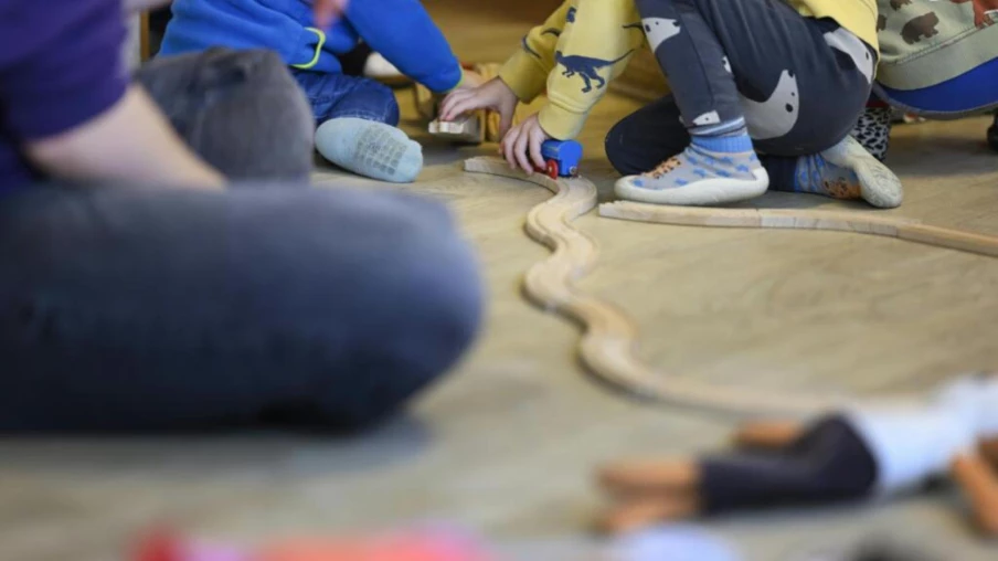 Valais: 210 francs de plus pour familles, salariés 0,13% en 2026