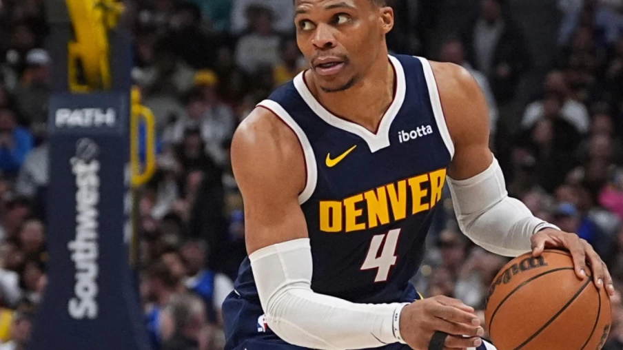 Russell Westbrook signe avec les Kings de Sacramento pour sa 18e saison