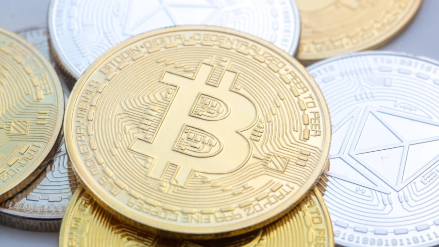 Le bitcoin poursuit son redressement et rebondit à 111 000 dollars