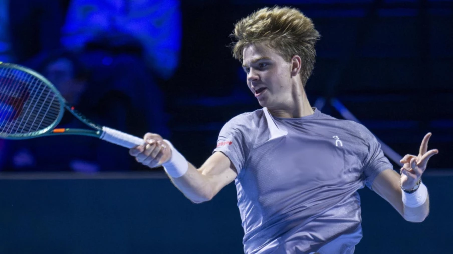 Swiss Indoors à Bâle: Henry Bernet battu de peu par Jakub Mensik