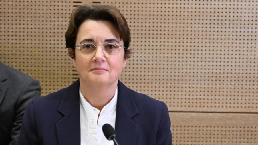 Vol au Louvre : Laurence des Cars admet des failles de sécurité