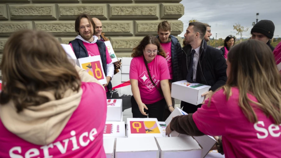 Initiative service citoyen: sondage 48% oui, opinions très partagées