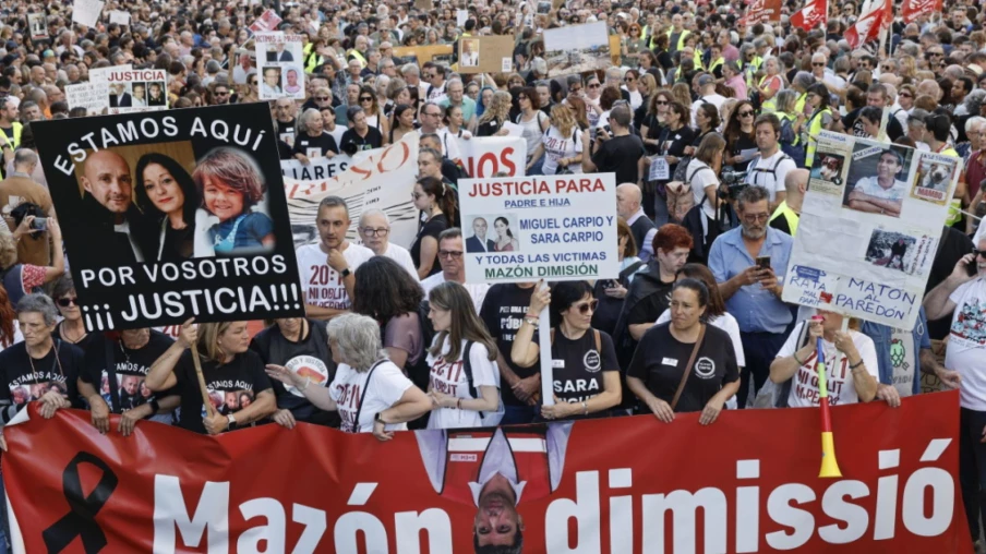Valence: 50 000 manifestants demandent justice après les inondations