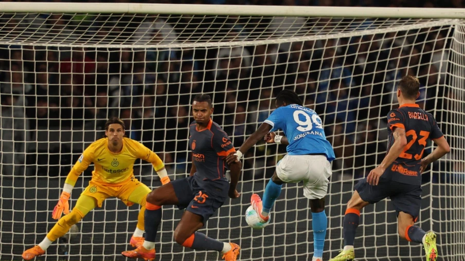 Naples bat l'Inter 3-1 et reprend la tête de la Serie A