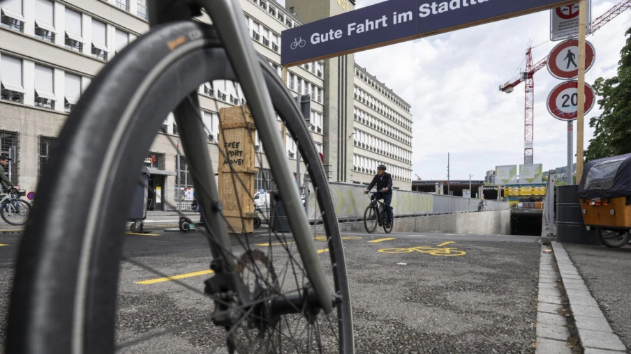 Ouverture d'un tunnel cycliste sous la gare de Zurich