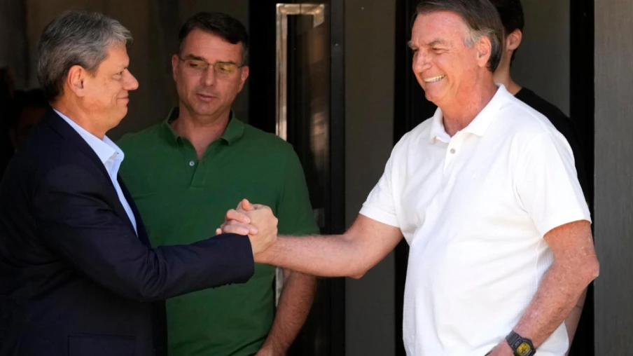 Brésil: Bolsonaro fait appel de sa condamnation à 27 ans de prison