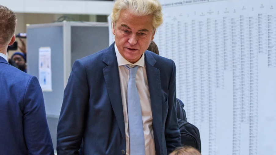 Pays-Bas: le PVV de Wilders et D66 à égalité aux législatives
