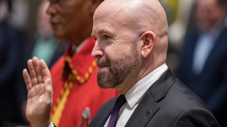 Nicolas Walder prête serment comme conseiller d'État genevois