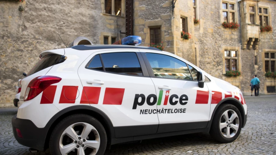 Neuchâtel: quatre faux policiers interpellés pour arnaques aux seniors