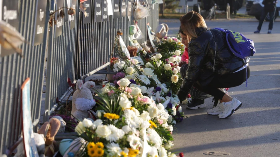 Novi Sad : un an de manifestations et hommage aux 16 victimes