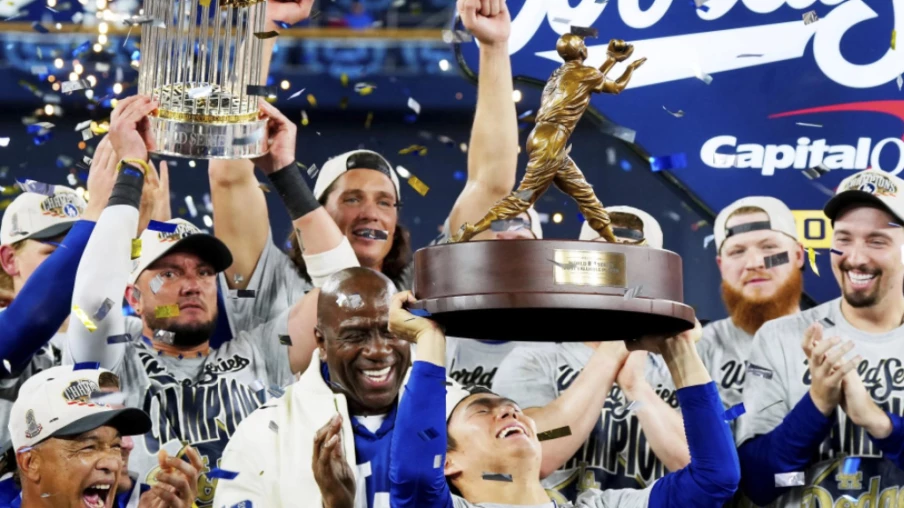 Les Dodgers décrochent le doublé face aux Blue Jays au match 7